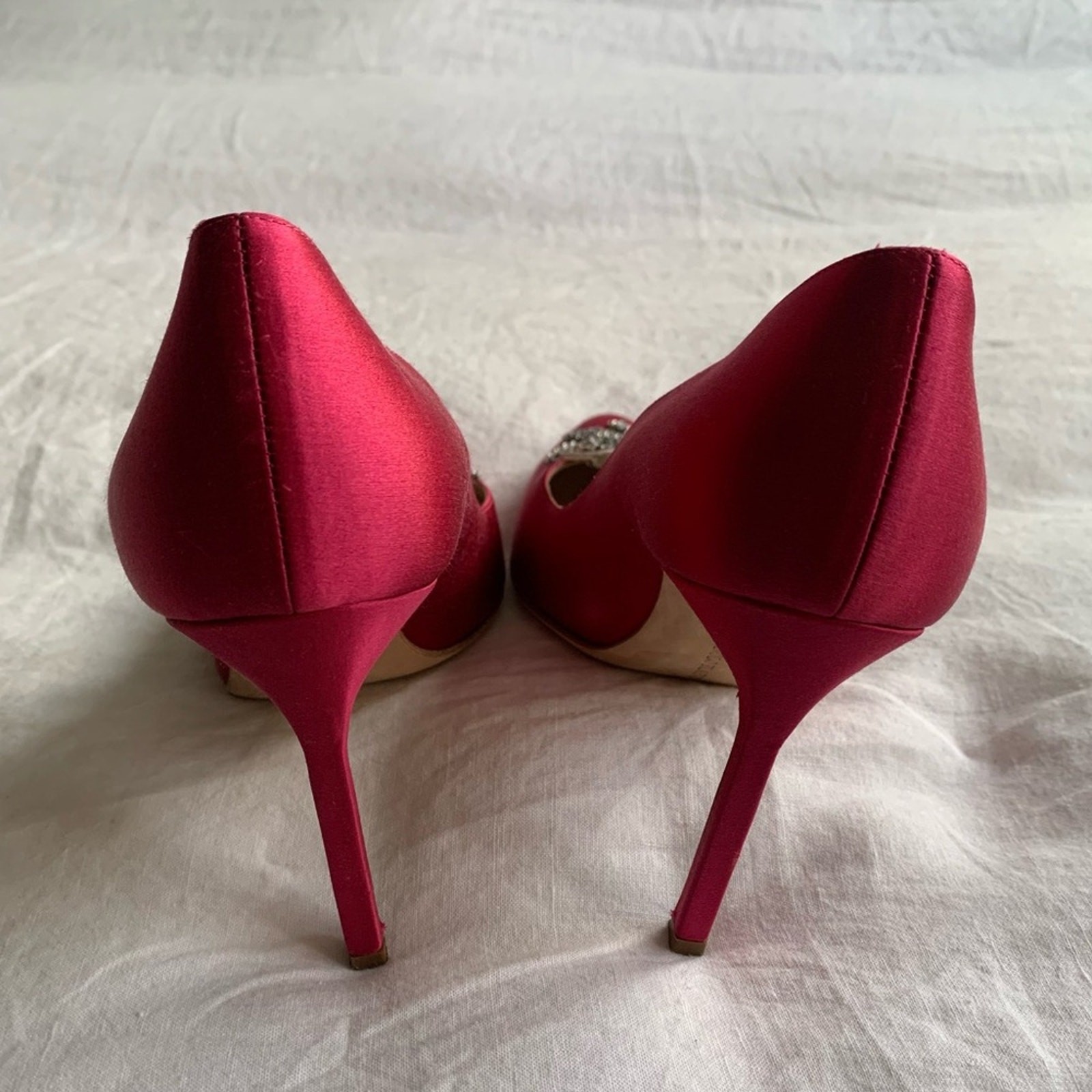 Manolo Blahnik Swan Embellished Satin Pump Heels Silver Sequin Hot Pink Fuschia image 6
