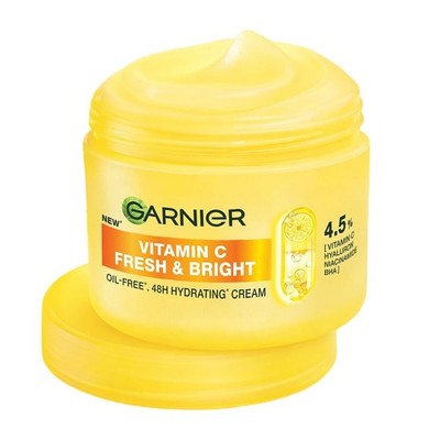 Garnier Fresh & Bright Vitamin C Face Moisturizer with Hyaluronic Acid 45gm