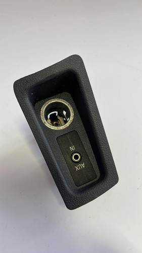 AUX in-socket connector