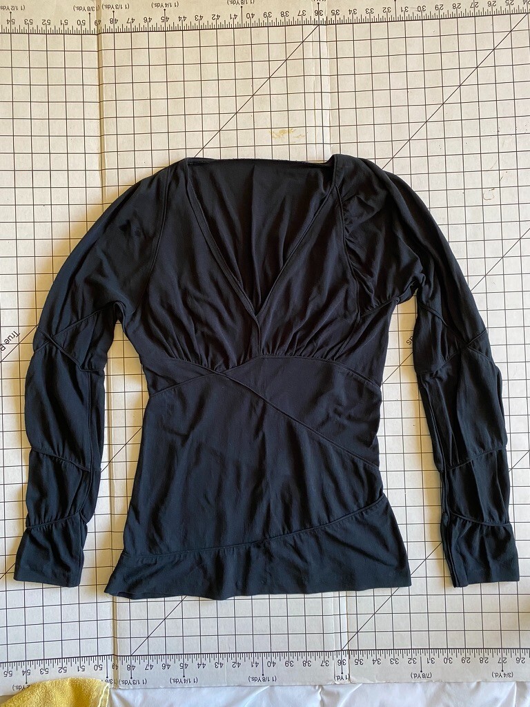 SAINT LAURENT T shirt vintage Yves St. Laurent scollo a V in cotone unica