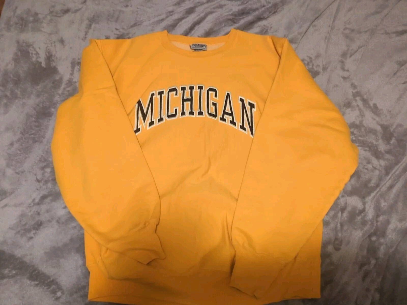 Michigan Wolverines Sweatshirt Steve And Barrys X-Large Gold Yellow  Fast Ship.