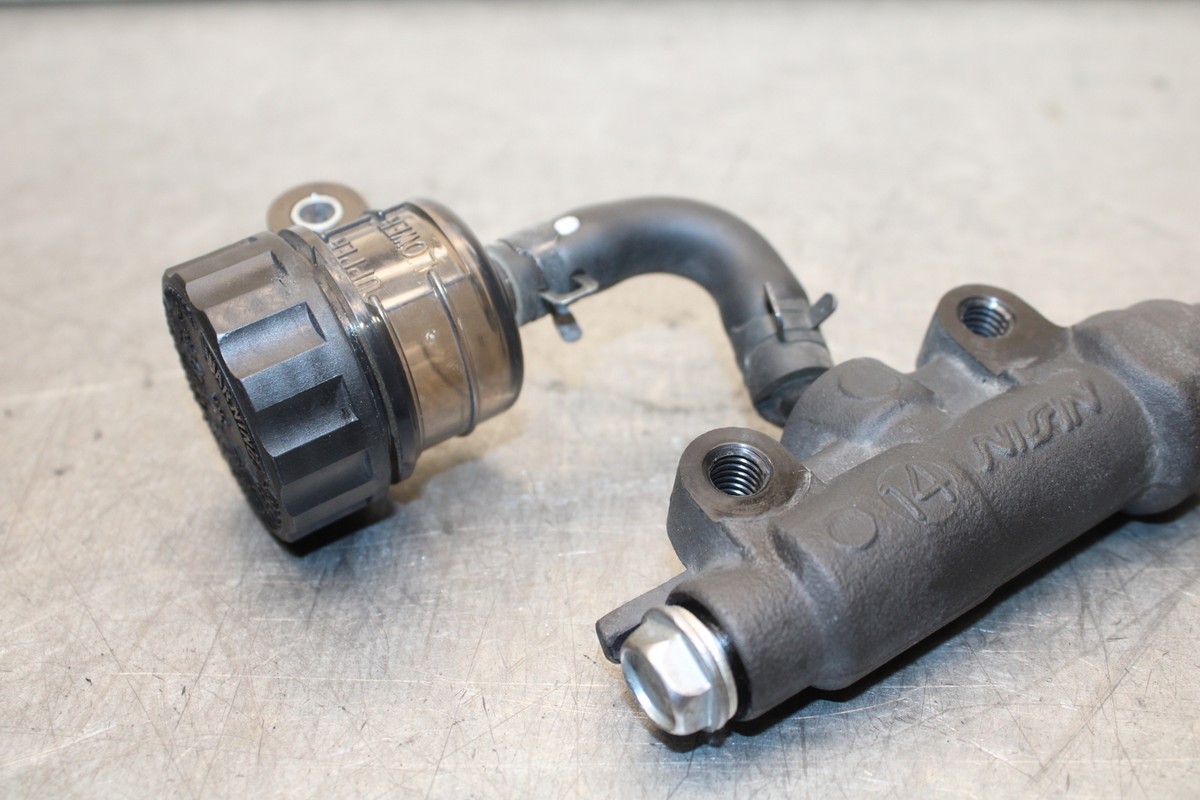 16 KAWASAKI NINJA ZX10R REAR BRAKE MASTER CYLINDER W 16 KAWASAKI NINJA ZX10R REAR BRAKE MASTER CYLINDER W