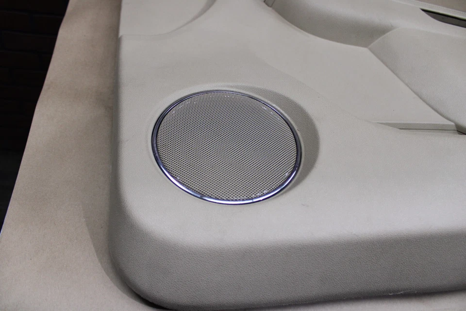 Cadillac Escalade 2010-2014 OEM DELANTERO DERECHO INTERIOR PUERTA PANEL DE MOLDURA CACHEMIR Foto 3 de 4