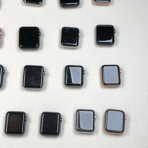 Lotto di 25 Smartwatch Apple NON TESTATI solo per ricambi o riparazioni - Foto 7 di 18