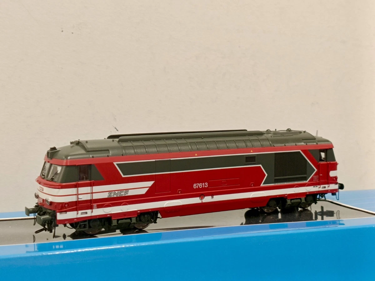 JOUEF 8593 HO - Locomotive type BB 67000 ep IV SNCF (67409 'nouille