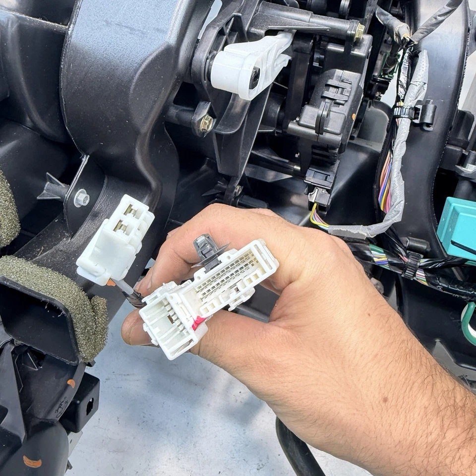 OEM 2016 - 2022 HONDA PILOT HVAC AC CLIMATE HEATER BLOWER MOTOR HOUSING BOX - Image 4 of 4