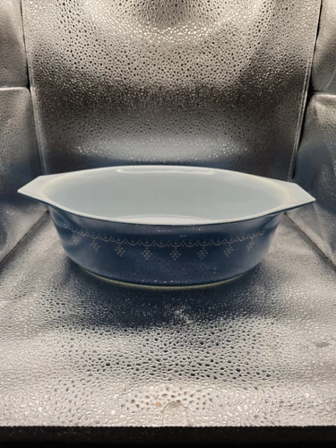 VINTAGE  PYREX Blue Snowflake Garland 2 1/2 Quart 045 Casserole Dish No Lid