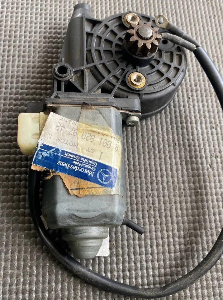 Mercedes-Benz Front LH Power Window Motor - 001-820-97-42 - For MBZ 190E & More - Image 2 of 4