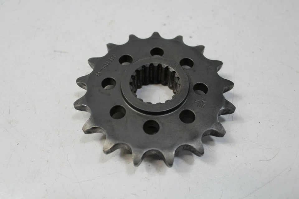 Piñón delantero Aprilia Tuono RSV1000 JT 17T JTF704-17 Foto 2 de 4