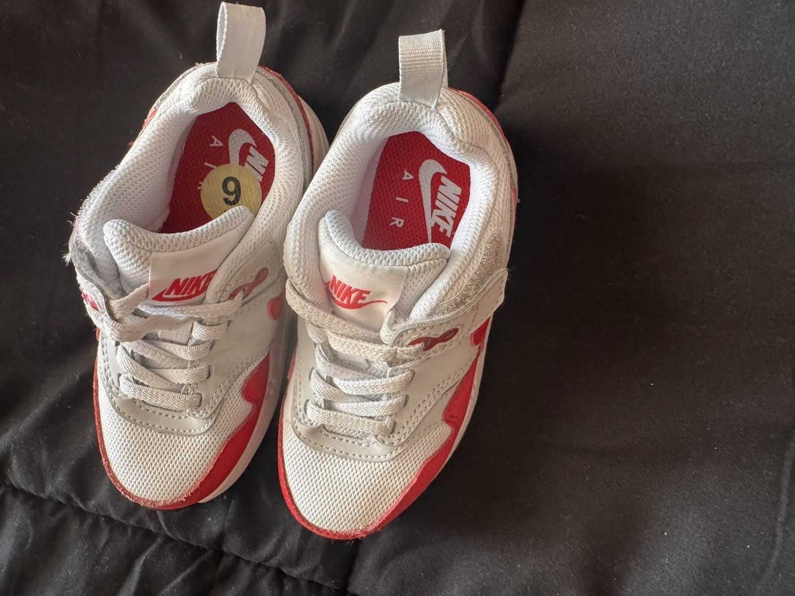 Nike Air Max Unisex Kids Low Top Hook & Loop Sneakers White/Red Size 9c