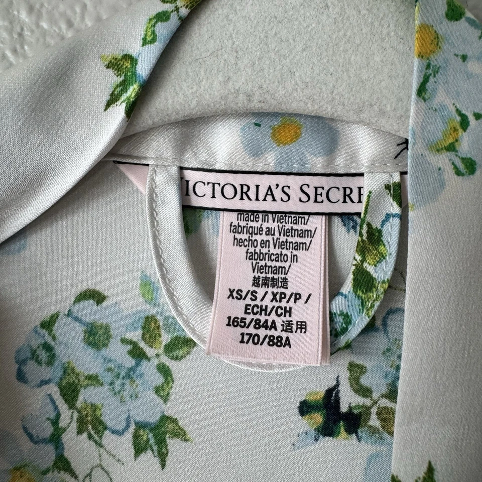 Bata Floral Satinada Victorias Secret Talla XS Flutter Manga Corta Boho Cottagecore Foto 4 de 4