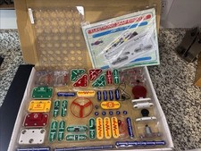 Snap Circuits Classic SC-300 Electronics Exploration Kit Elenco Game Set 99 
