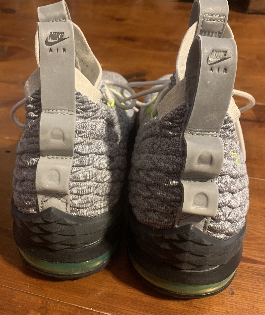 【美品】NIKE LeBron15 AirMax95 29.5cm人気モデル 美品】NIKE LeBron15 AirMax95 29.5cm人気モデル 美品】NIKE LeBron15