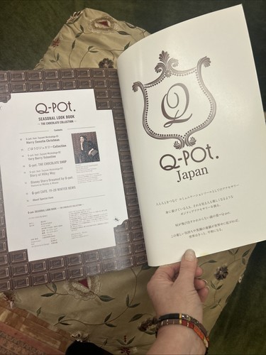 Q-Pot Winter 2019 Chocolate Collection Look Book With Shoulder Bag Japan Rare - Afbeelding 6 van 9