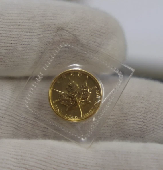 1989 Canada 1/10th Mapleleaf .9999 Gold Sealed in Original Plastic - Image 2 of 2