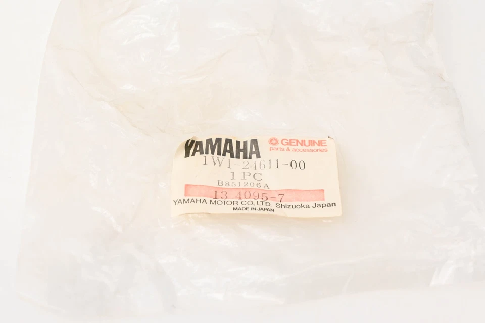 Nueva tapa del tanque de combustible OEM Yamaha 1W1-24611-00-00 NOS Foto 3 de 3