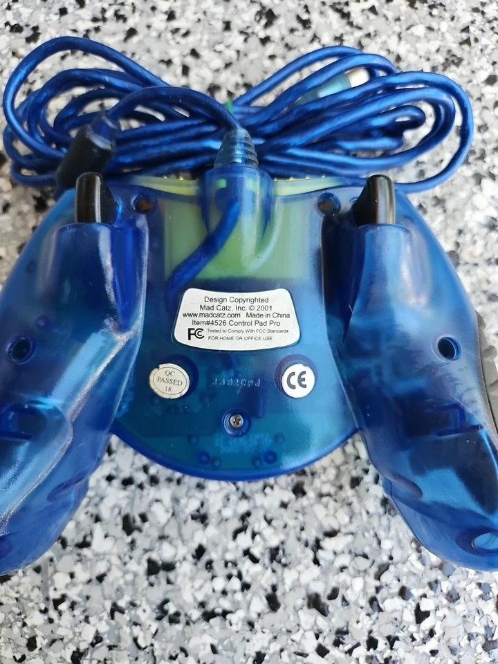 Controlador Mad Catz Xbox negro con cable artículo #4526 panel de control Foto 2 de 4