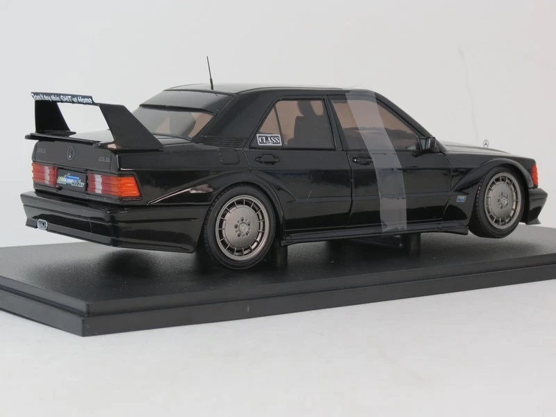 Solido Mercedes Benz 190 W201 Evo II black 1990 1/18 S1801012 - Immagine 3 di 3