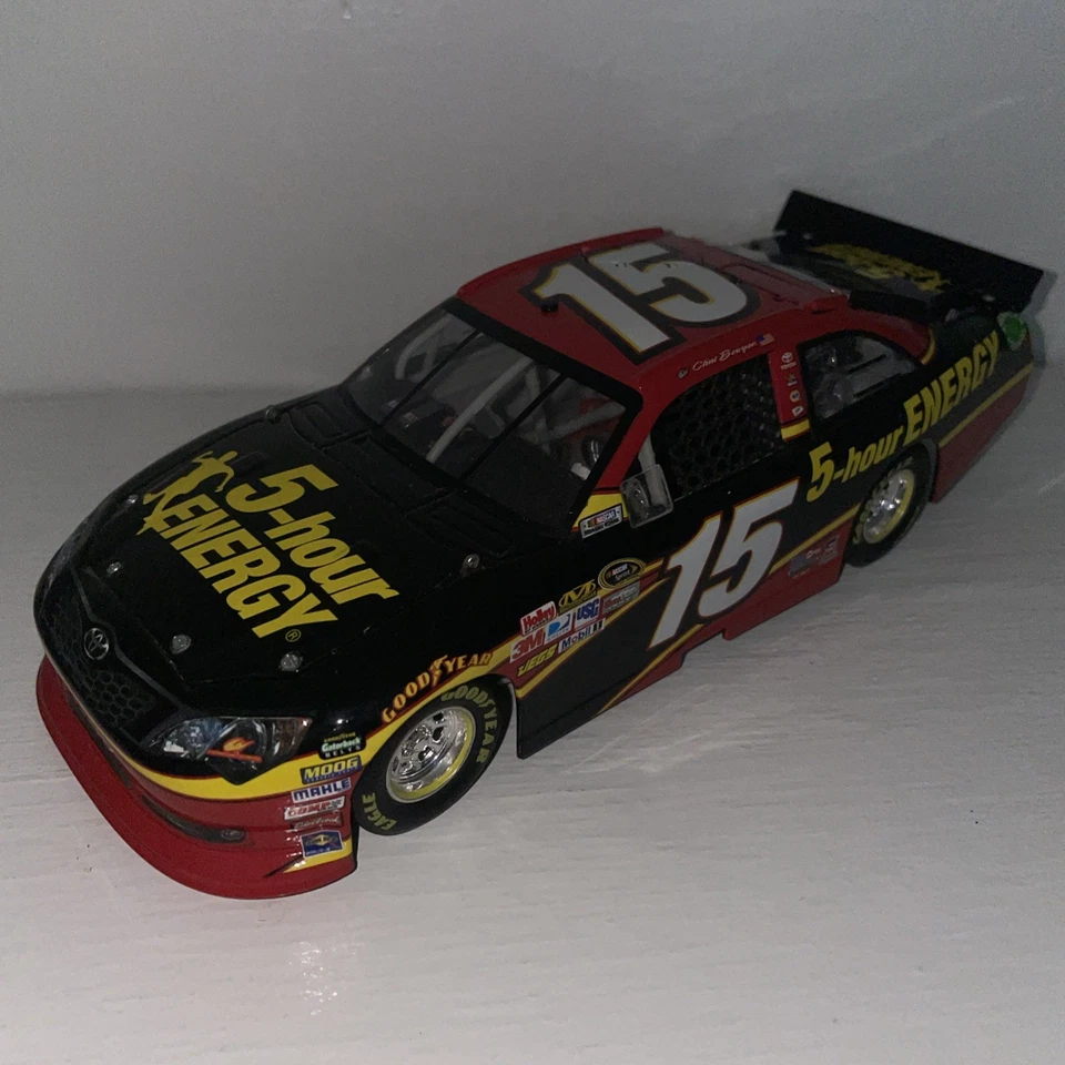 2012 Clint Bowyer #15 5-Hour Energy NASCAR Action 1/24 Scale Diecast Boxed - Image 3 of 4