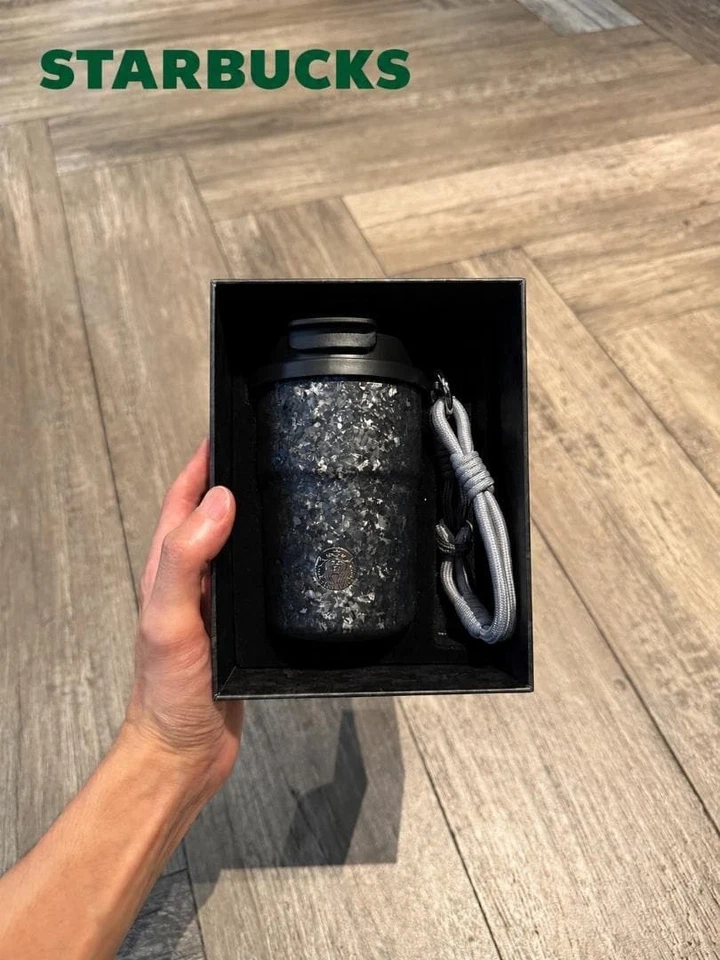 Starbucks 2026 Negro Titanio Aislado Taza de Café Nuevo - Imagen 1 de 4