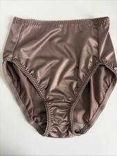 Vintage Vanity Fair Tricot Pillowtab Panties Lace Detail Size 6 Medium Nude