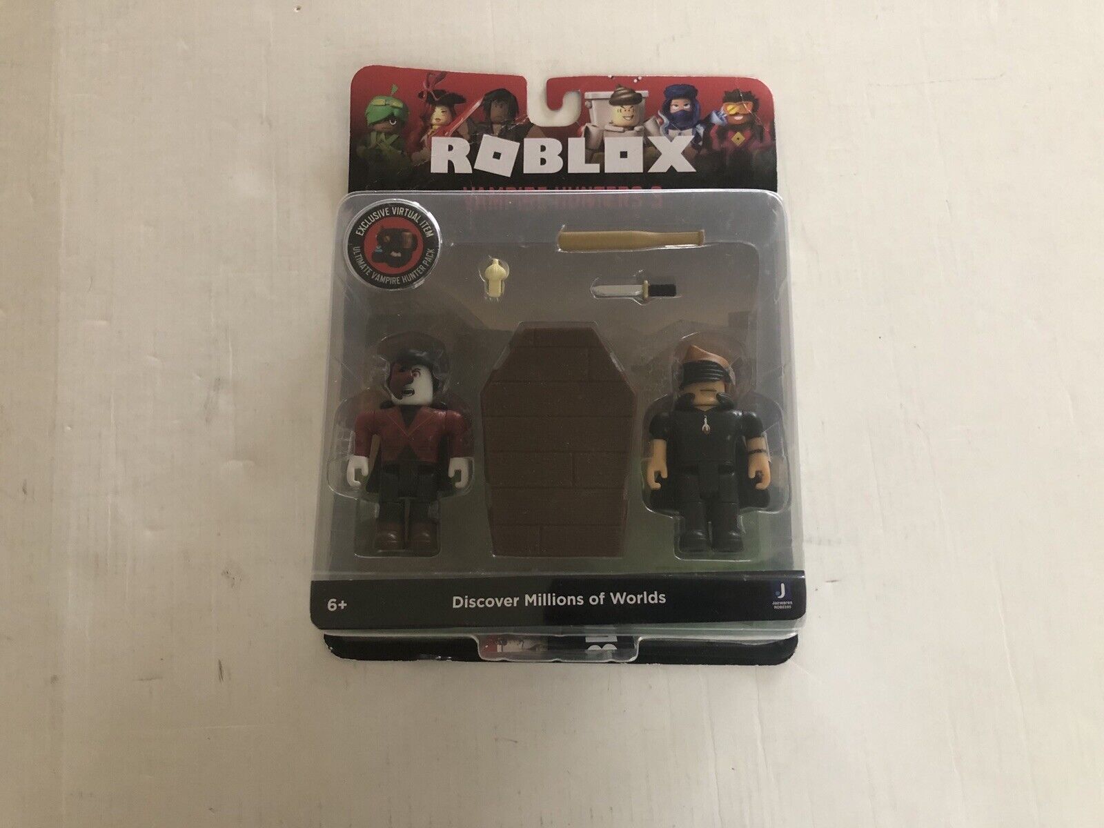 Roblox Vampire Hunters 3 Action Figures And Virtual Code Rare New Sealed