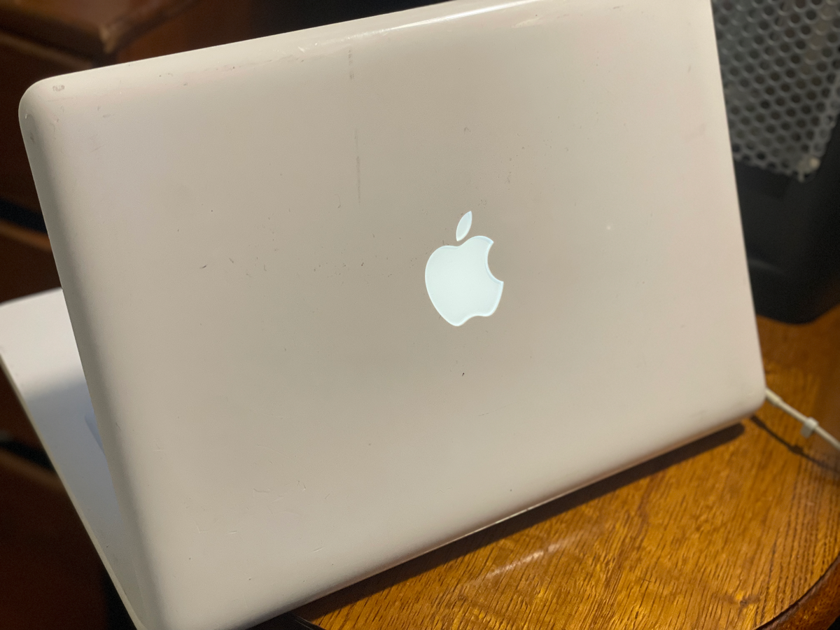 Apple MacBook A1342 13.3 Apple MacBook A1342 13.3