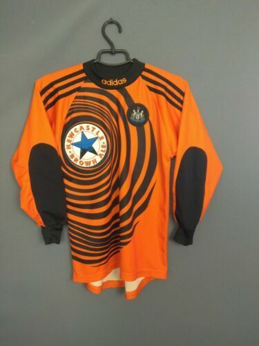 NEWCASTLE UNITED 1997 1998 HOME FOOTBALL SOCCER SHORTS NEWCASTLE UNITED 1997 1998 HOME FOOTBALL SOCCER SHORTS