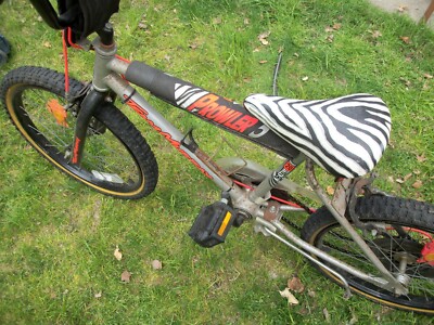 メイドUSA・中古・長く倉庫で寝ていたMon BMX グレー＆オレンジ Vintage 1990'S TEAM MURRAY PROWLER 5 BMX Bike Street Series NORTH