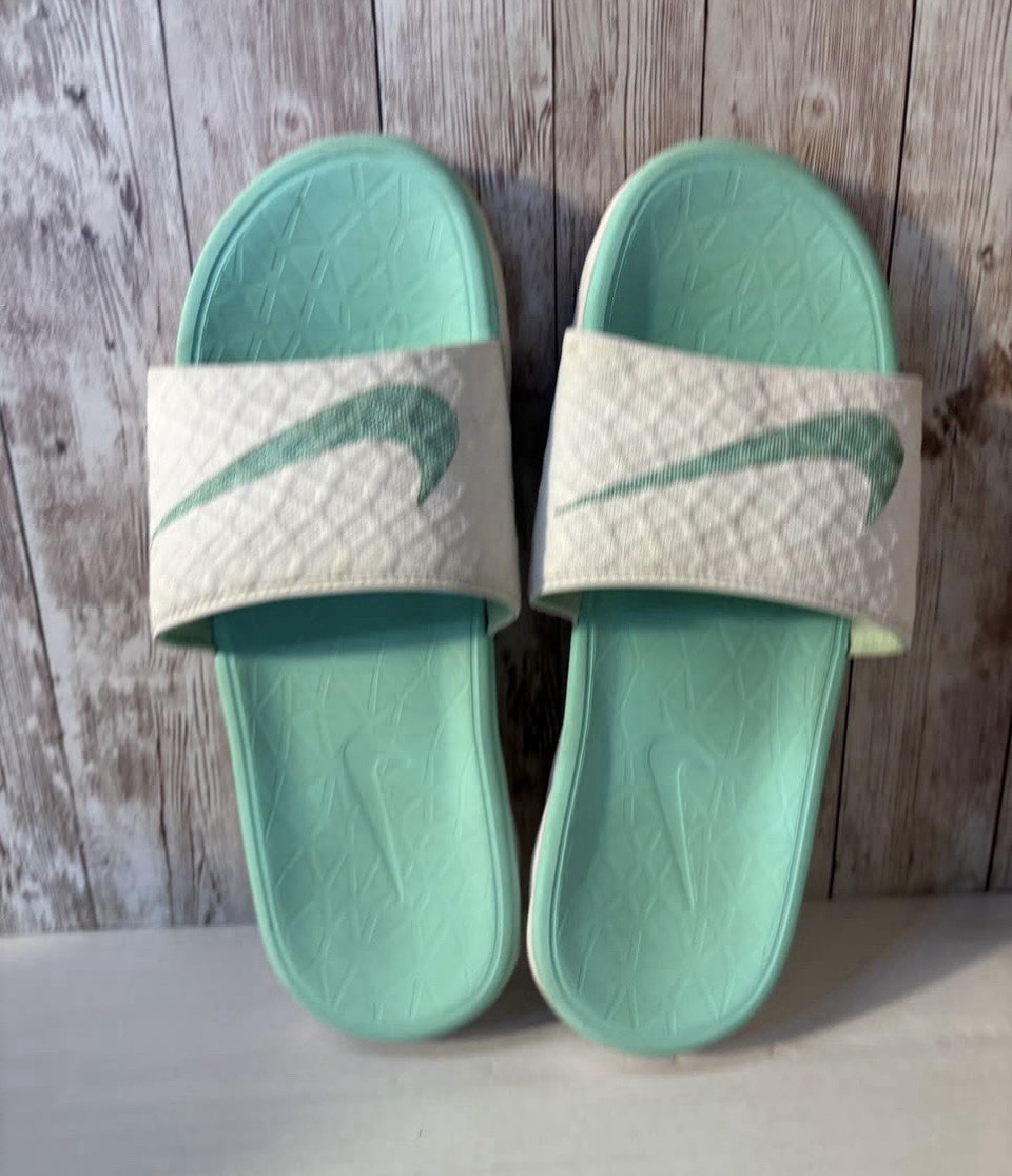 Nike Benassi Solarsoft Slides/Flats Sandals Artisan Teal Women's Size 8 FREE S/H