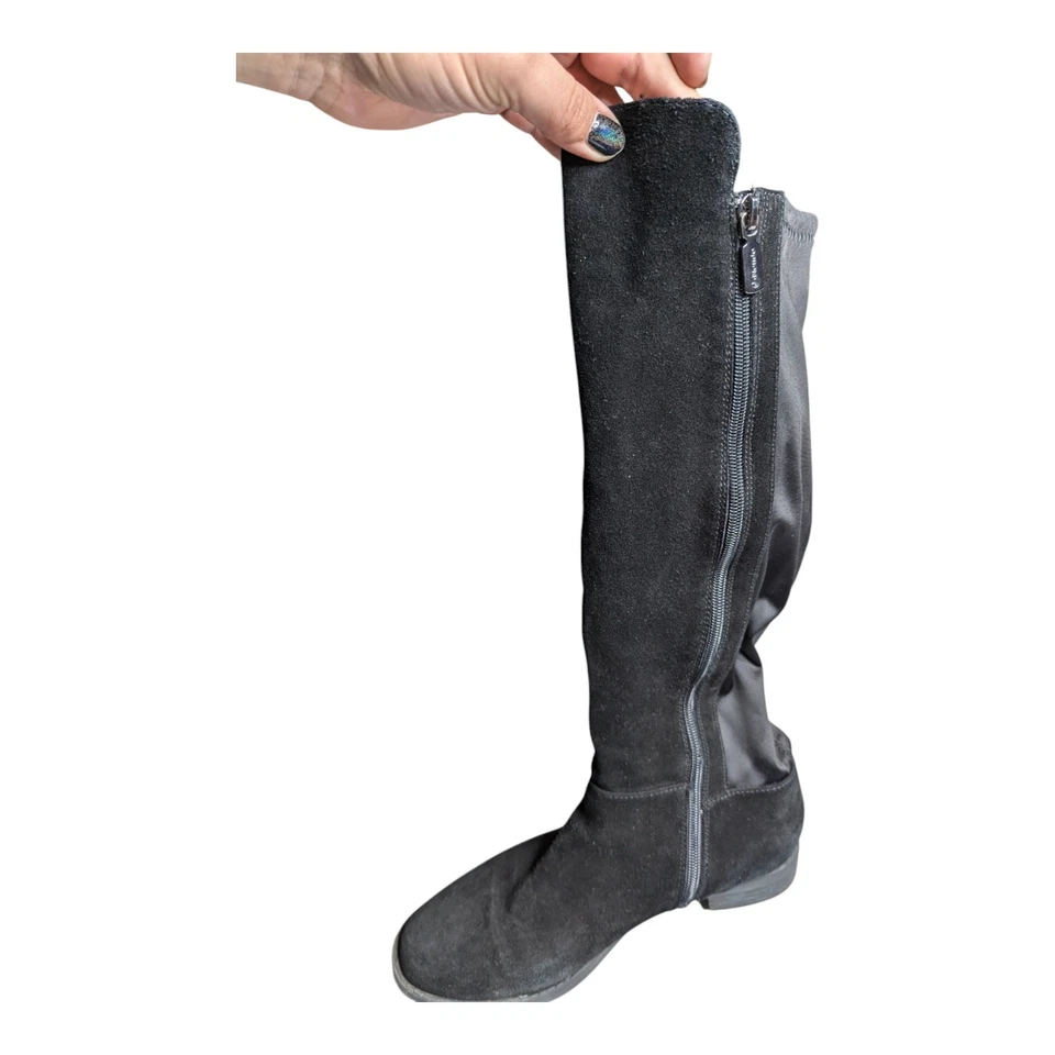 Botas de montar planas de pantorrilla elásticas hasta la rodilla de gamuza impermeables negras Blondo Ellie 9,5 Foto 4 de 4