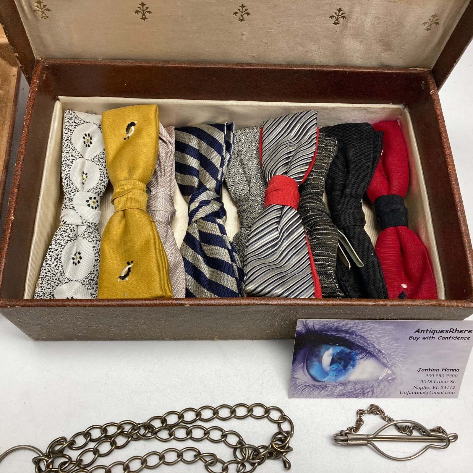 Pure Vintage 1950s Box Collection Of Bow ties And… - image 4