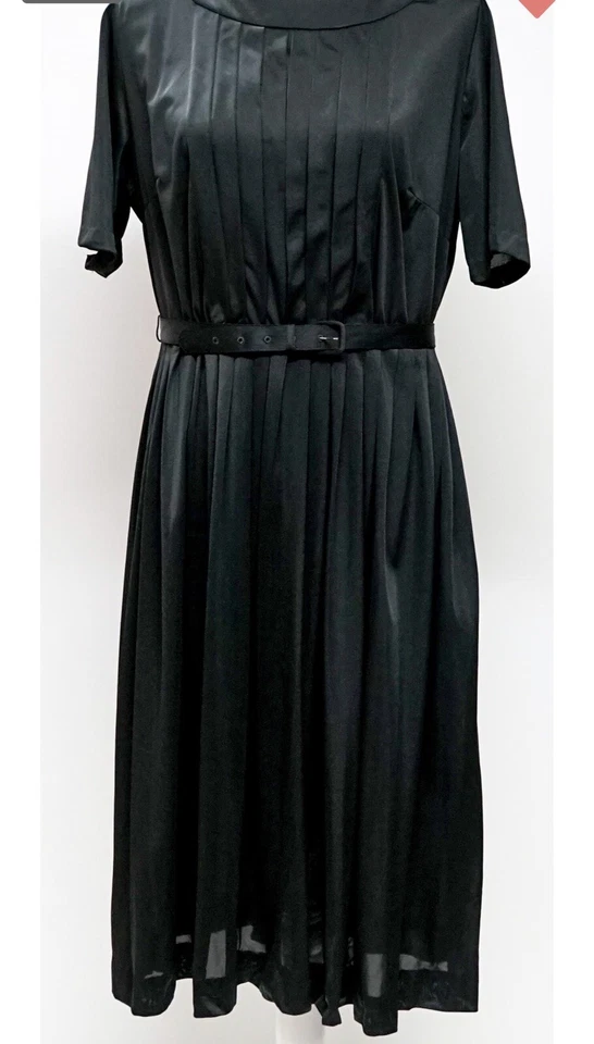 Fab! VESTIDO DE CÓCTEL DE DÍA PLISADO NEGRO AÑOS 60 DE COLECCIÓN mangas cortas Foto 2 de 4