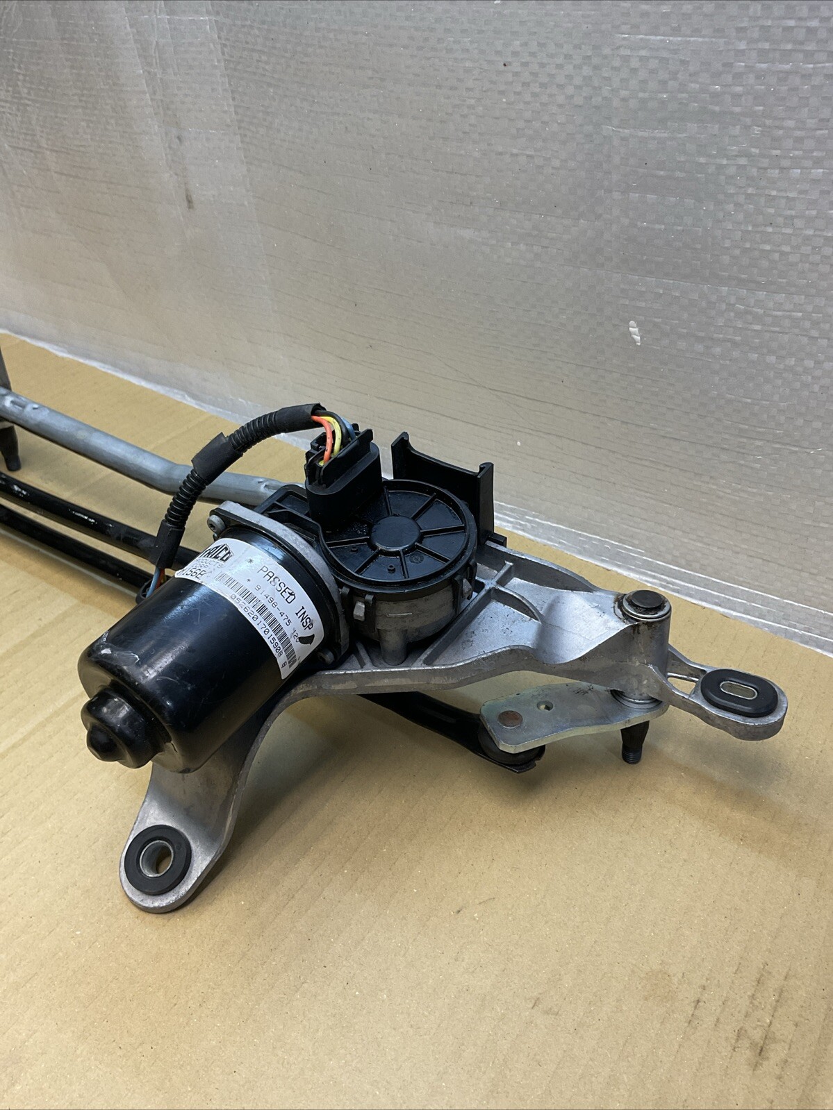 14-20 Maserati Quattroporte Front Windshield Wiper Mechanism 670007561 OEM