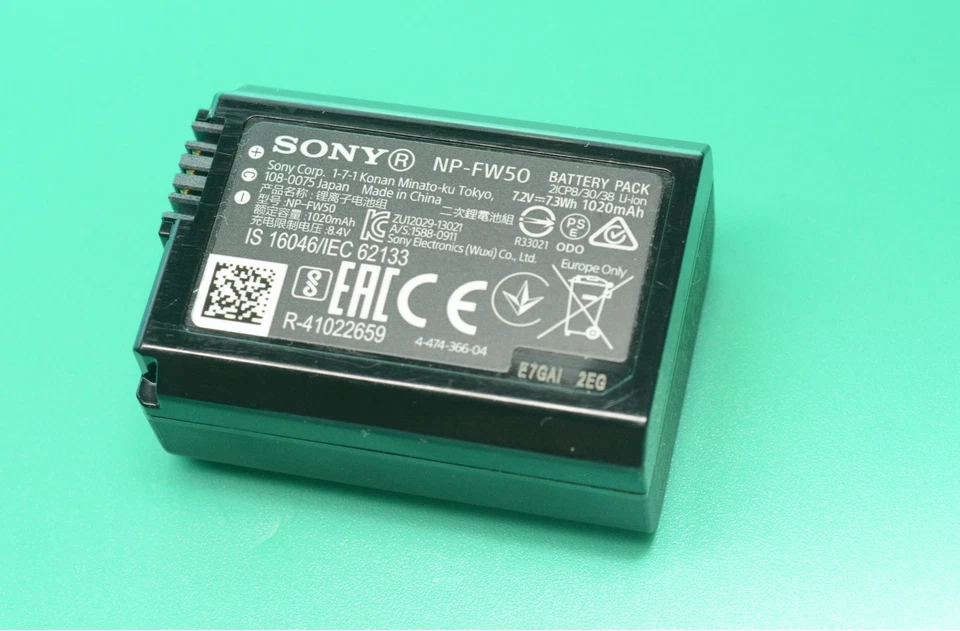 Batería Original Sony NP-FW50 para Alpha 5000 5100 6000 6300 7 7R 7S (I+II) y mucho más - Imagen 2 de 2