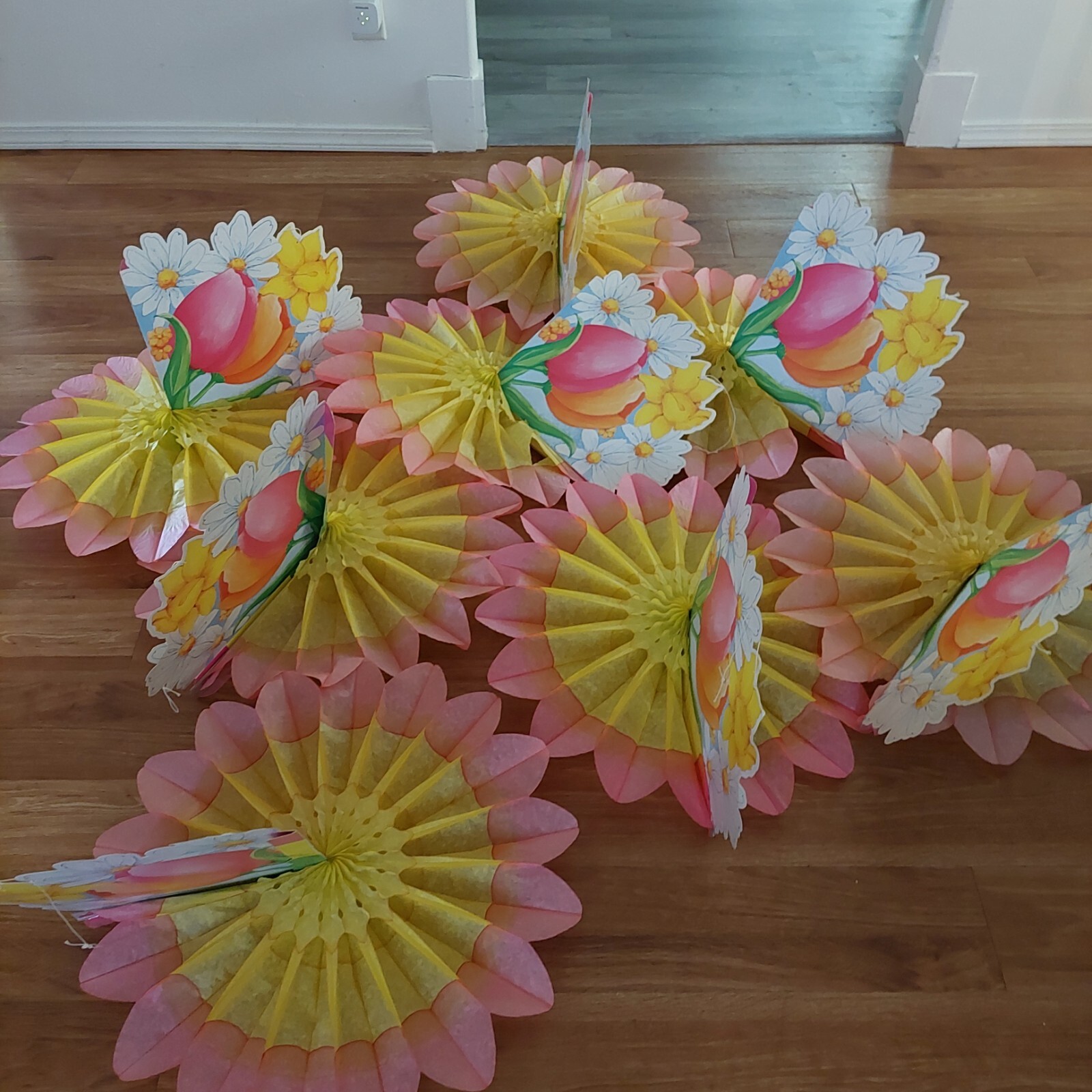 Vintage Rare Simple Signman Inc Flowers Art Tissue Honeycomb Decor Lot vintage-rare-simple-signman-inc-flowers-art-tissue-honeycomb-decor-lot