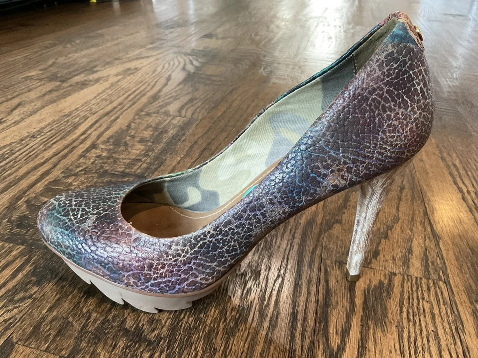 Virgem Madre Green Pumps Shoe High Heel Yellow Rubber Soles Women's US Size 8B - Image 3 of 4