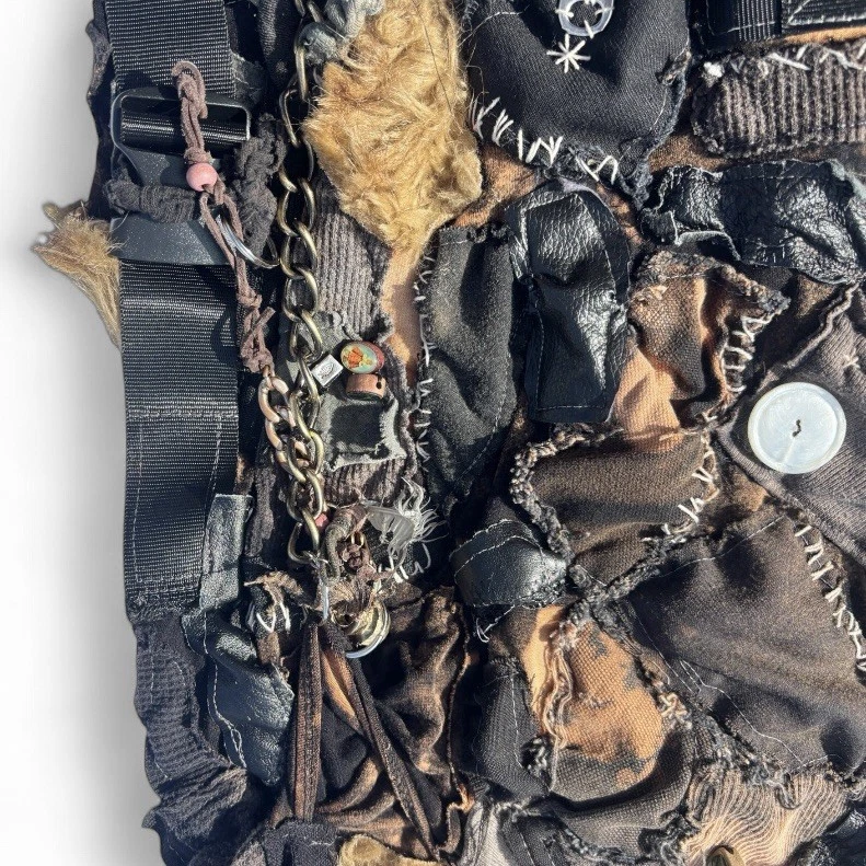 Camisa sem mangas vintage pós-apocalíptica couro pele patchwork tamanho pequeno - Imagem 3 de 4