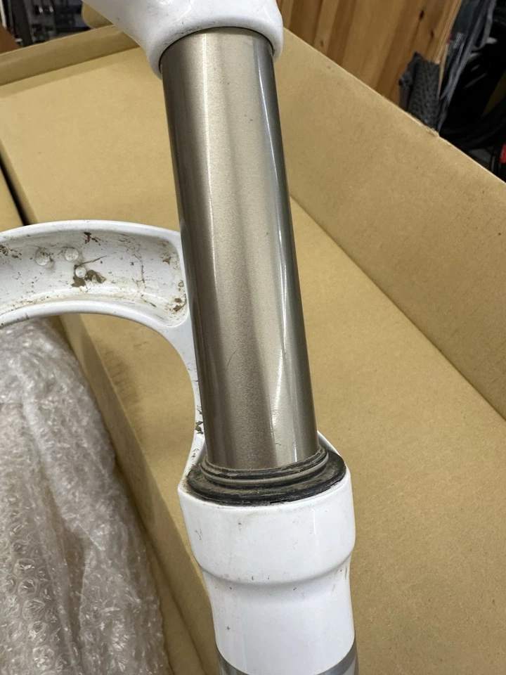 Fox F-Series 32 RL 26" Threadless Fork *for parts* - Image 4 of 4