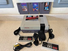 Nintendo NES-001 Console Bundle, Tetris, Mario Duck Hunt, Working