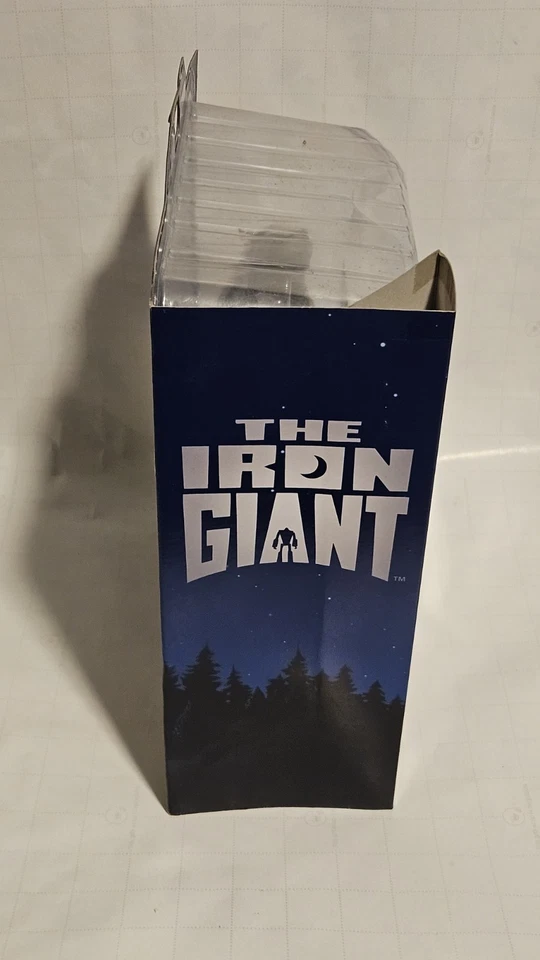 Figura de acción The Iron Giant Diamond Select Foto 3 de 3