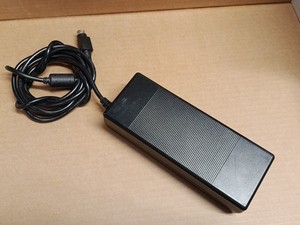 FSP096-AHB 8A 12V 4pin NAS Netzteil