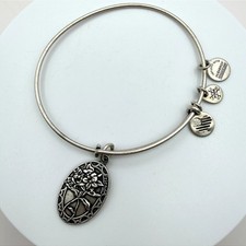 Vintage Y2K Silver Tone Friend Floral Bangle Bracelet Women's Classic Jewelry