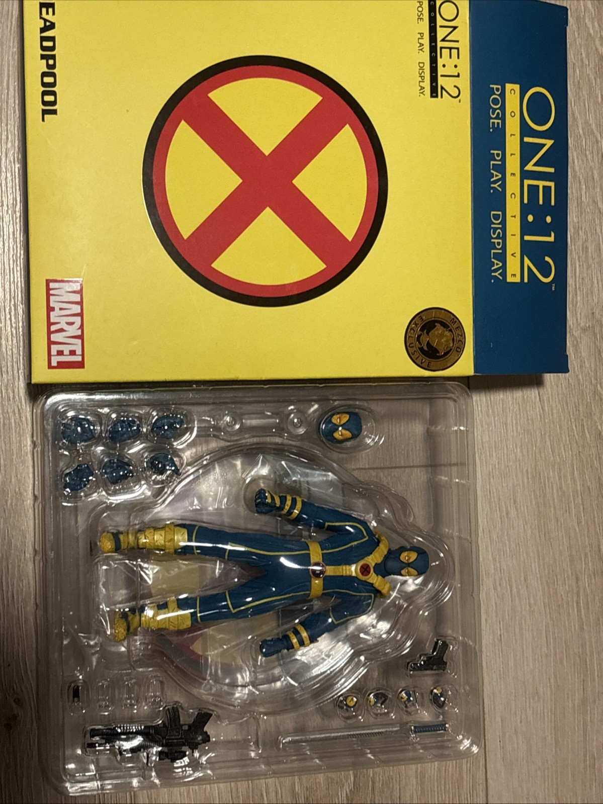 Mezco Toyz ONE:12 Collective Marvel Comics DEADPOOL Action Figure