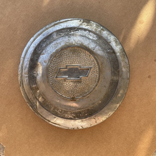 1930-32 Chevy Wire Wheel Center Cap Inside Diameter 5.5 Inch, Outside 6.5 Inch