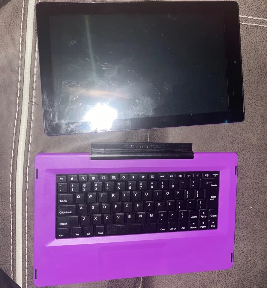 RCA Voyager Pro RCT6773W42KC 16 GB, Wi-Fi, 7 pulgadas - púrpura Foto 3 de 4