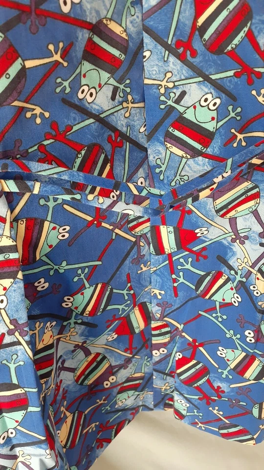 Only Necessities Blue Scrub Top Multicolor Frogs 1X 46" Bust - Image 4 of 4