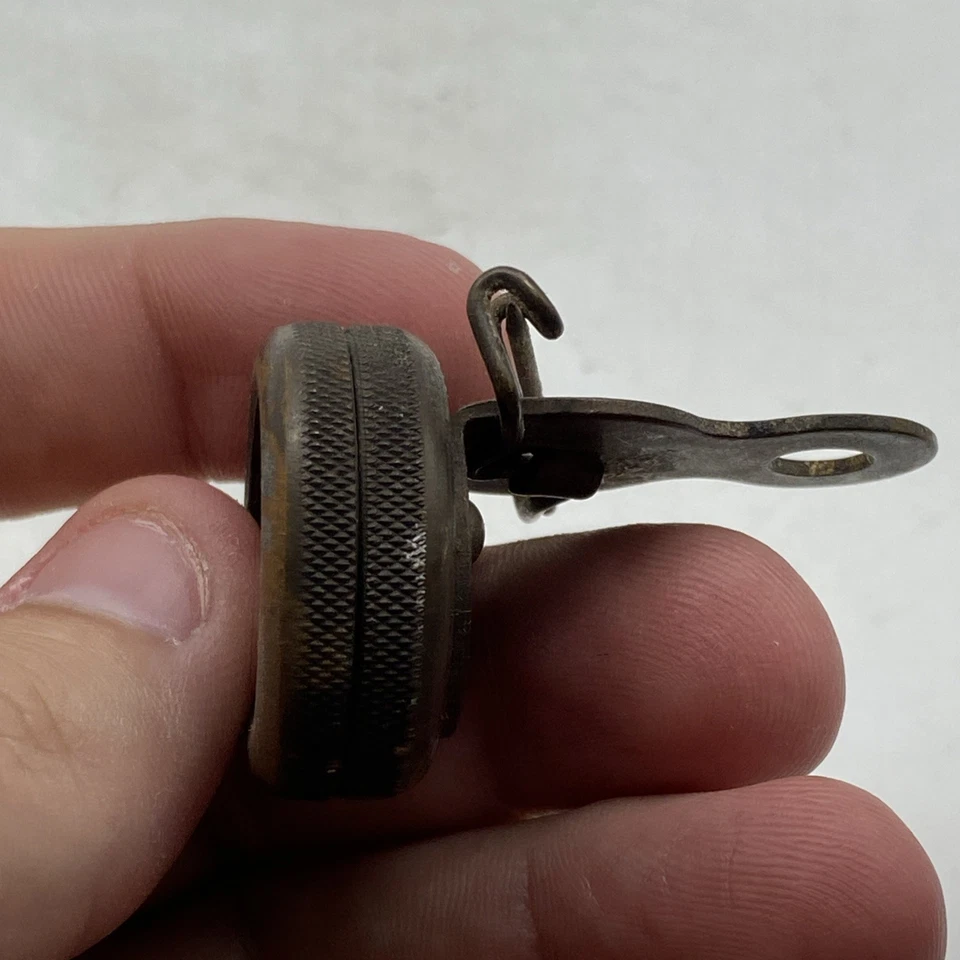 MARCAS Gladstone MI ~ Militar Caza Senderismo Solapa Pin-On Latón Brújula 20 Foto 2 de 4