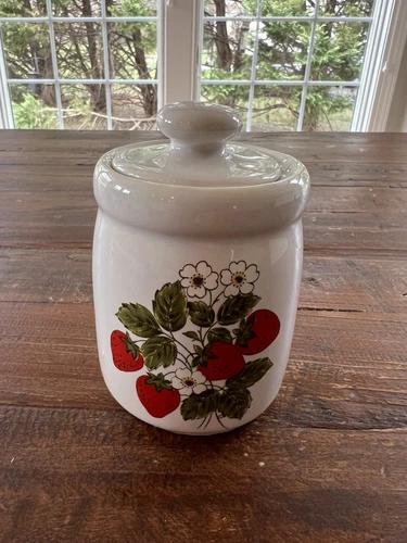 Vintage 1970s McCoy Strawberry Pottery Small Sugar Jar Canister #1414 Perfect!