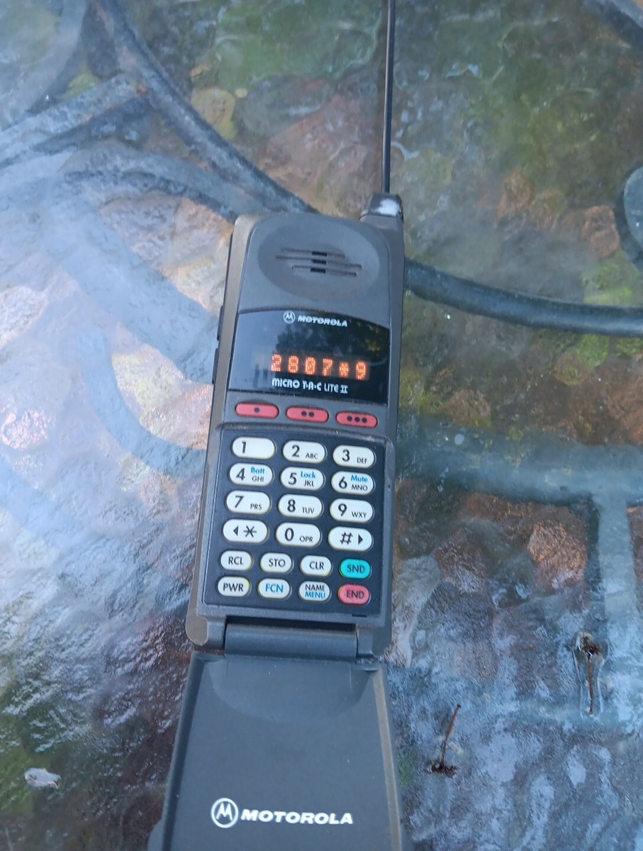 【箱付き・美品】Motorola ブリックフォン【1992年モデル】 箱付き・美品】Motorola ブリックフォン【1992年モデル】 箱付き・美品